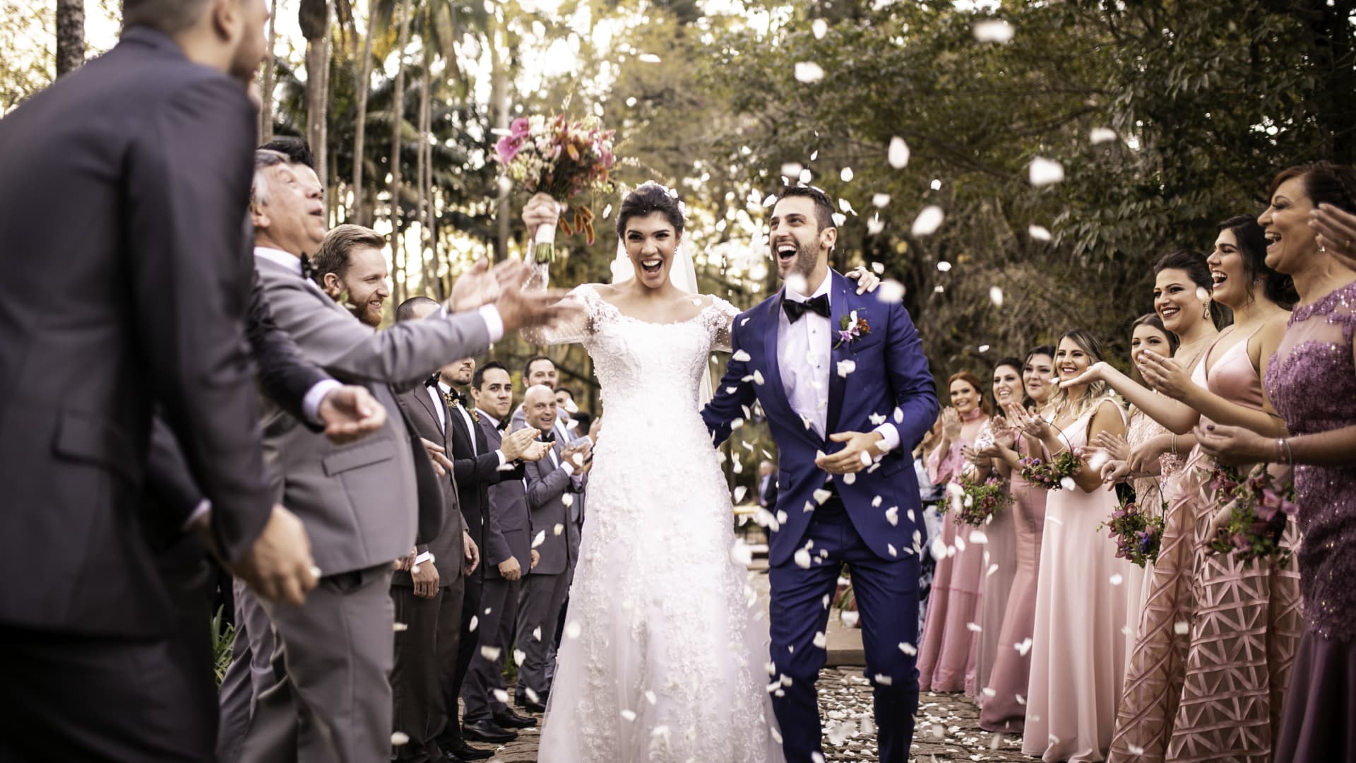 How to save on your wedding amid high demand and inflation