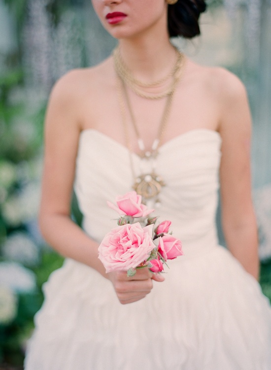wedding tips for brides get a sample bouquet for wedding dress fitting