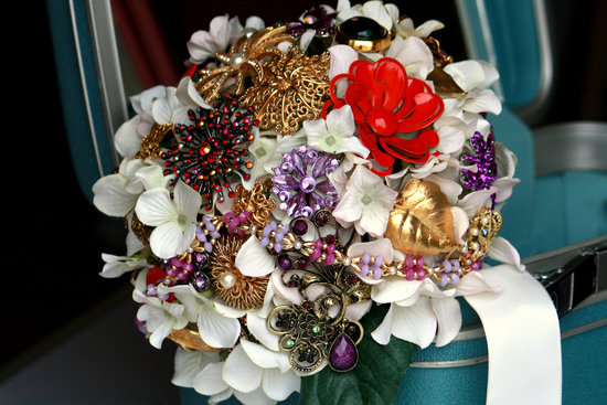 brooch bridal bouquets vintage wedding ideas red gold purple