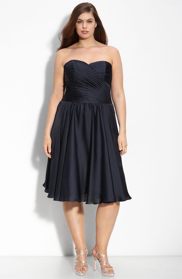 Chic deep navy blue plus size bridesmaid dress by Monique Lhuillier