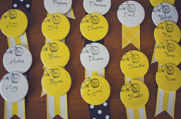 creative wedding reception ideas escort cards ribbons