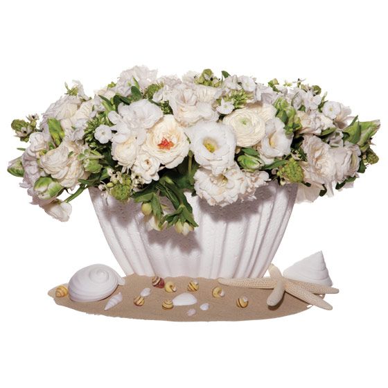 unique wedding centerpiece Star of Bethlehem ranunculus peonies garden roses phlox lisianthus freesi
