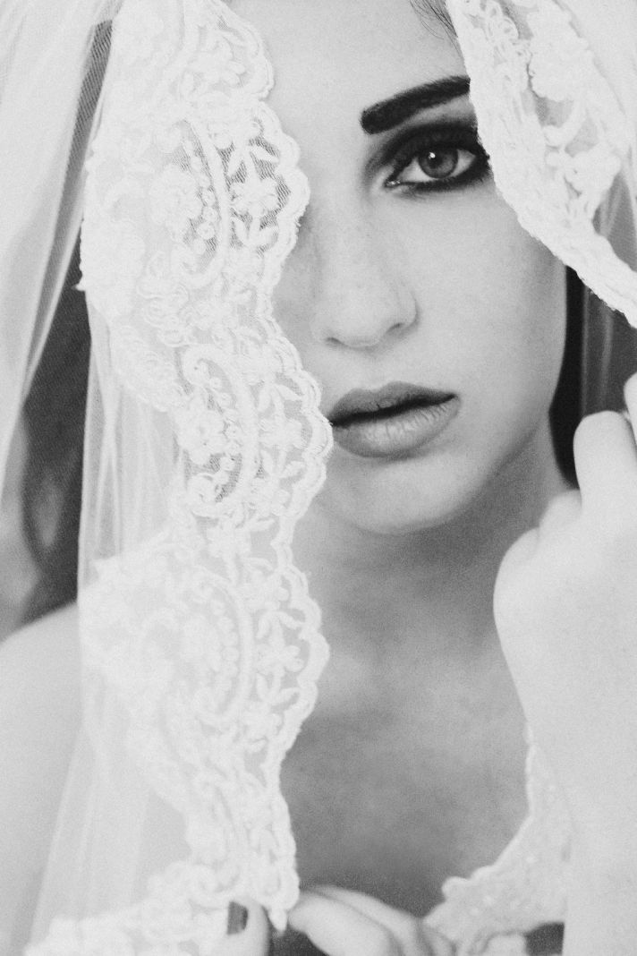 romantic wedding accessories bridal head chic Mantilla veils black and white
