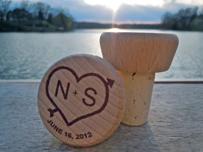 Customized Wooden Wine Bottle Stopper Favors