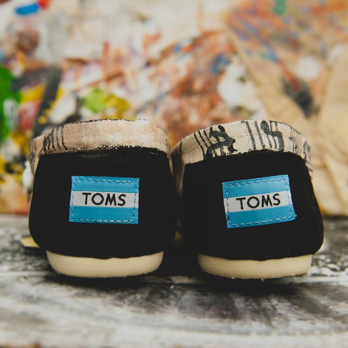 music themed wedding accessories ceremony reception decor TOMS for groom 1
