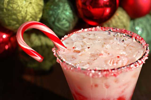 Holiday Wedding Ideas Sweet Signature Drinks 1