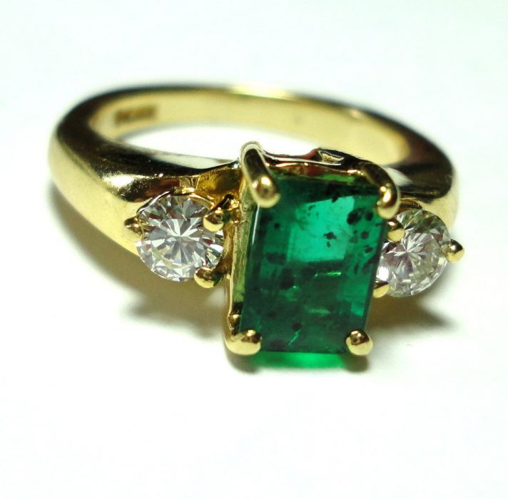 Antique Engagement Ring Emerald Stone