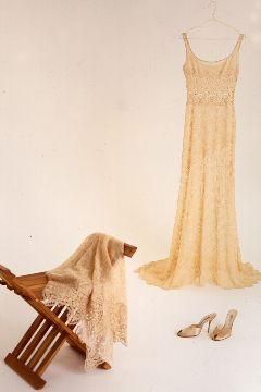 Vintage look for your wedding, beautiful antique gold wedding dress, simple and gorgeous