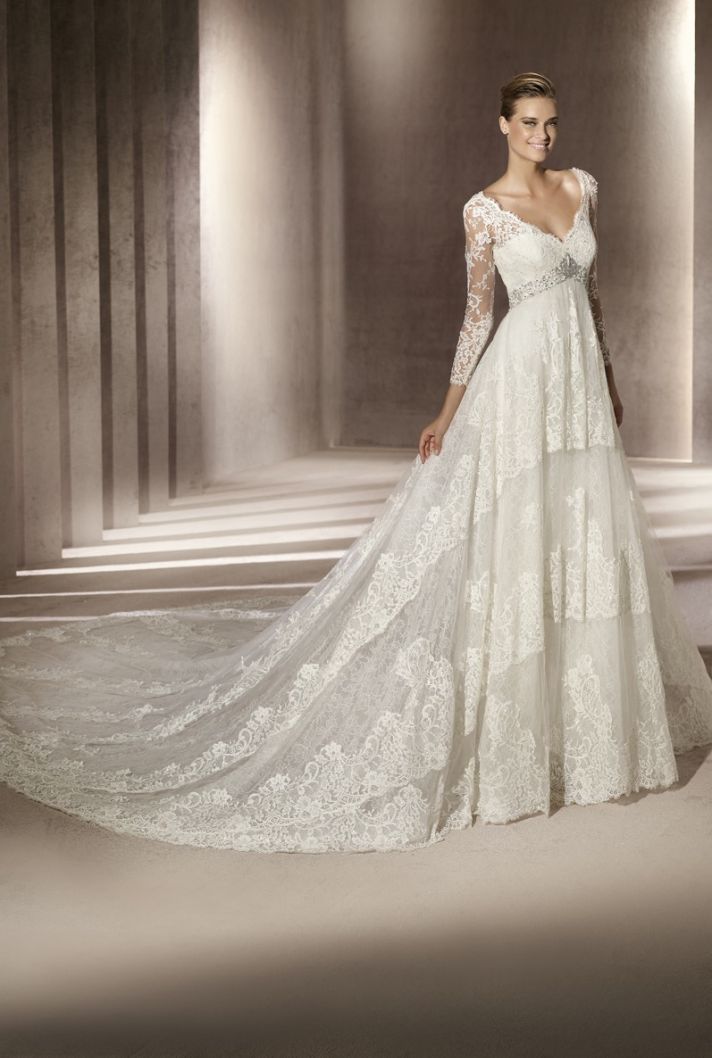 Classic ivory lace v-neck wedding dress with sleeves