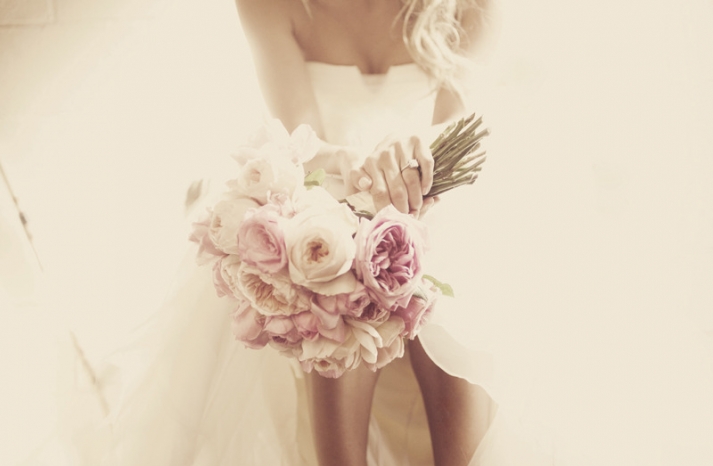 vintage inspired wedding photo light pink bridal bouquet