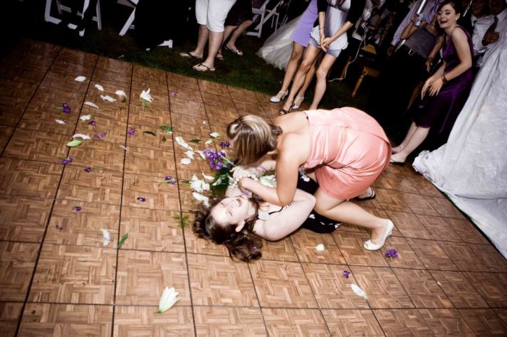 wedding throwdowns wedding reception boquet toss