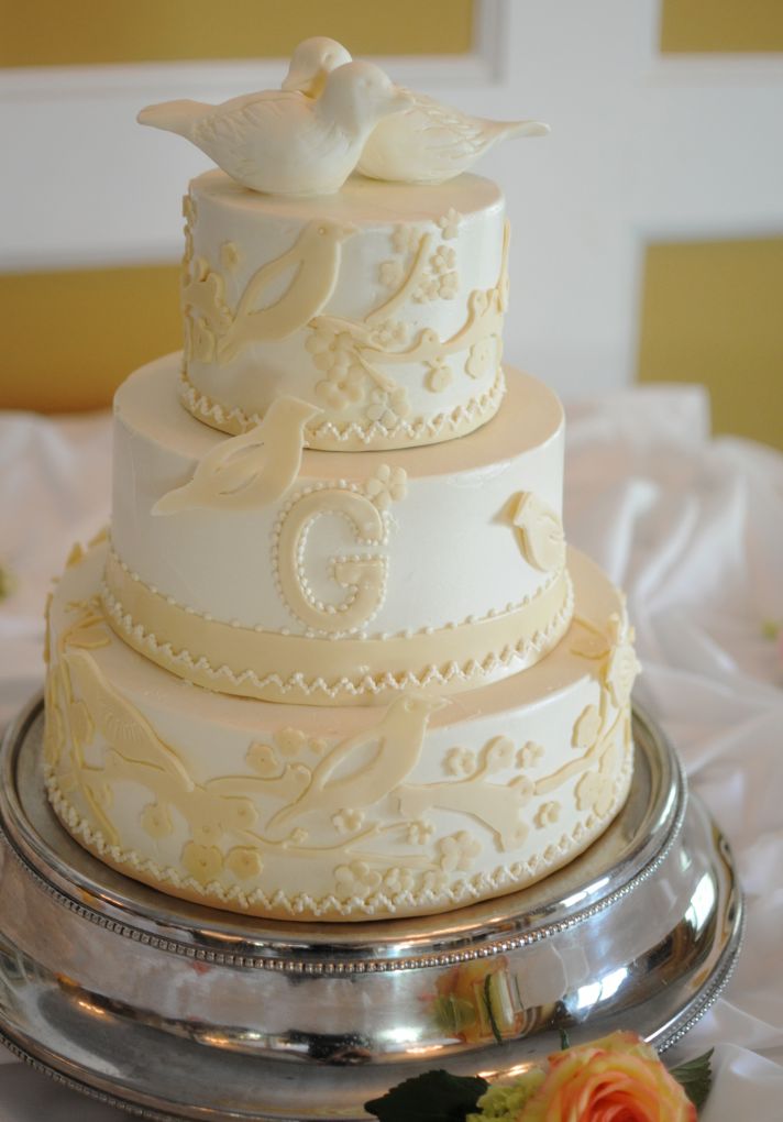 classic wedding cake white ivory 3 tier
