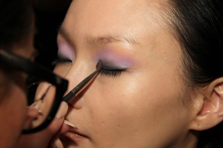 bridal beauty inspiration wedding makeup dramatic eyes lilac lids