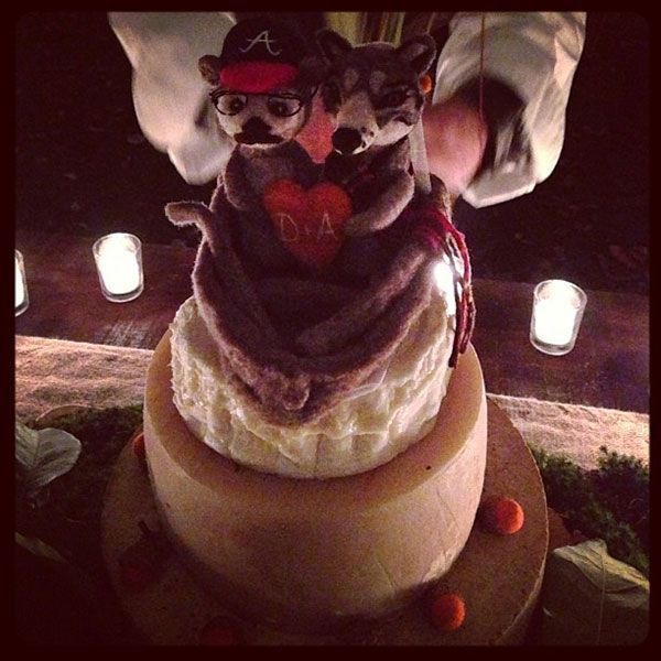 real wedding amber tamblyn david cross upstate new york instagram cake 8