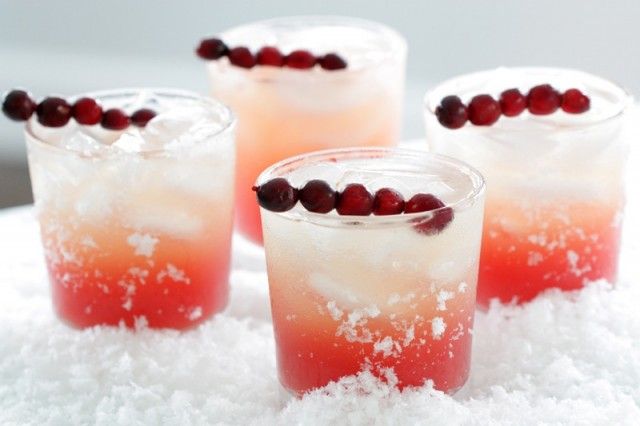 Holiday Wedding Ideas Sweet Signature Drinks 2
