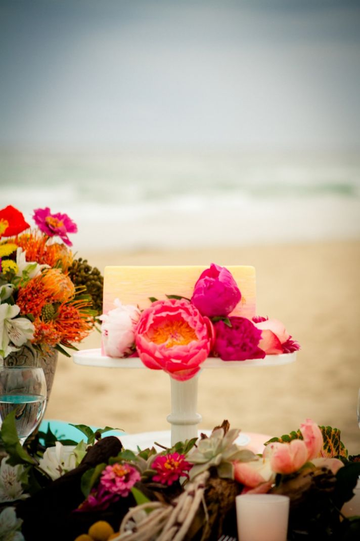 Beach reception centerpieces and cake