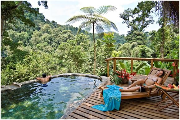 Romantic honeymoon bungalo in heart of Costa Rican rainforest