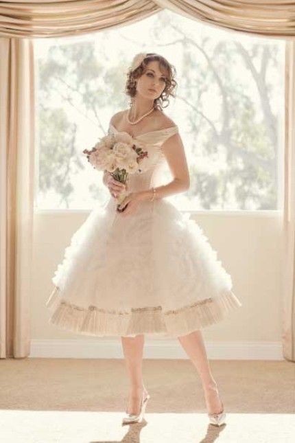 Vintage-inspired knee-length full skirt ivory wedding dress