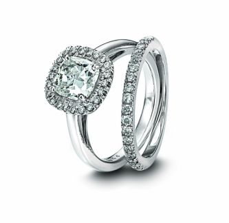 diamond-engagement-ring-cushion-cut-platinum