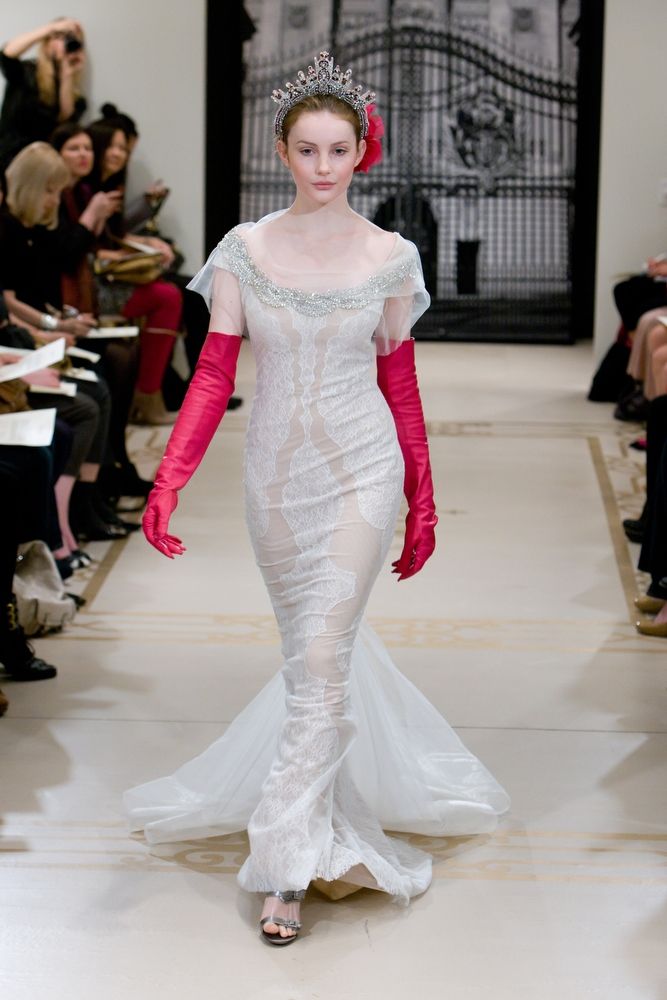 reem-acra-wedding-dress-spring-2012-lace-column-gown-royal-inspired-mermaid-offbeat-bridal-accessories-gloves
