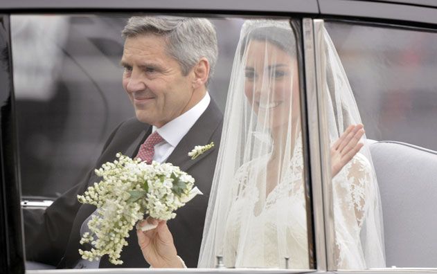 Kate Middleton’s simple ivory bridal bouquet- DIY it on a budget!