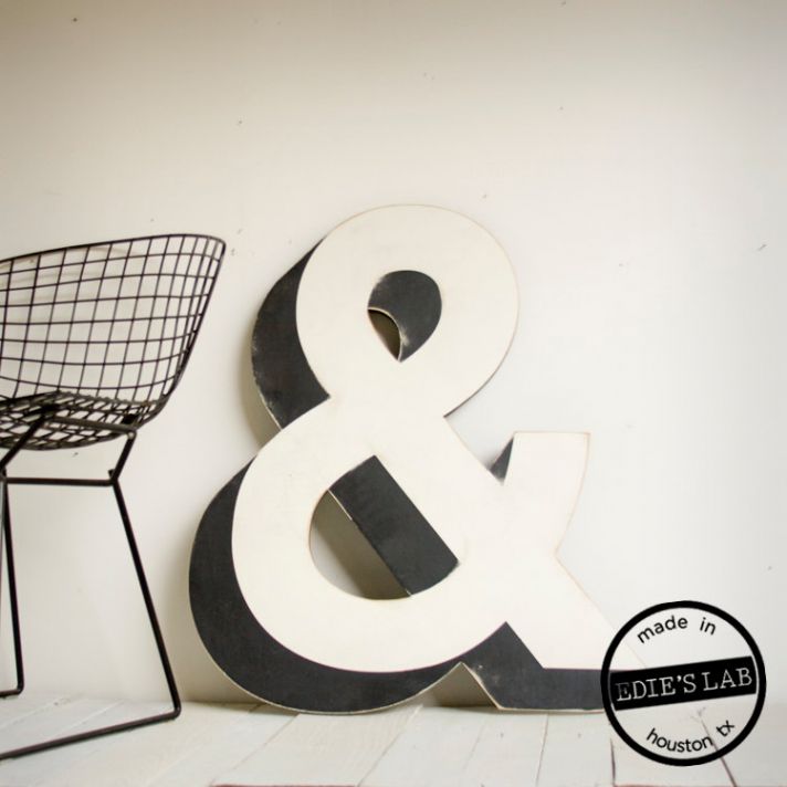 black white wedding decor
