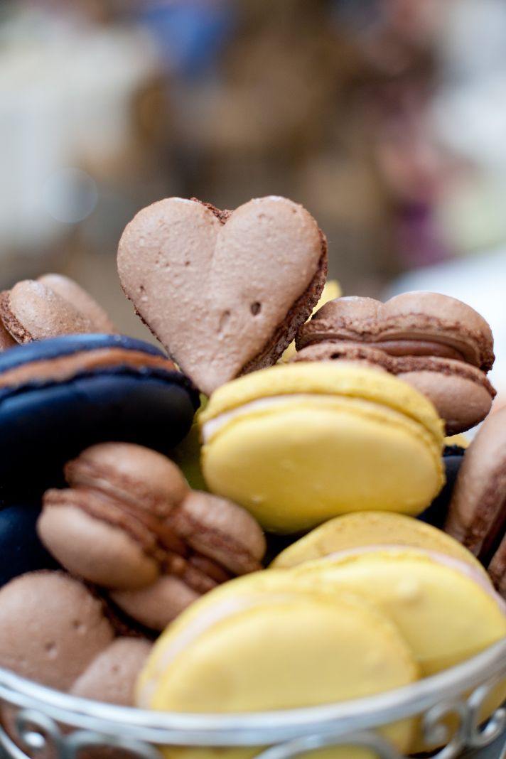 real wedding reception sweets heart shaped macarons