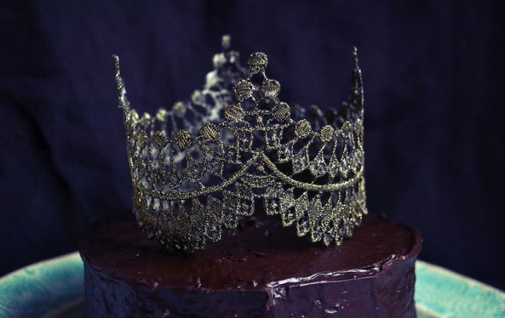Regal Wedding DIY Crown Cake Topper