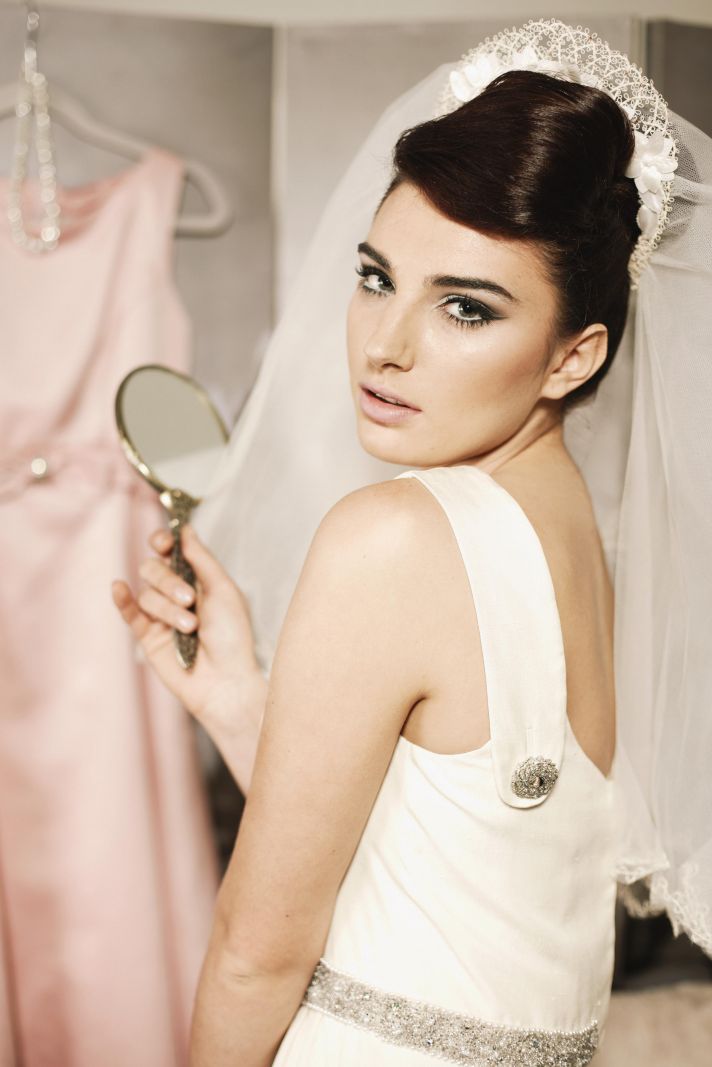 Stunning 1960s inspired bride