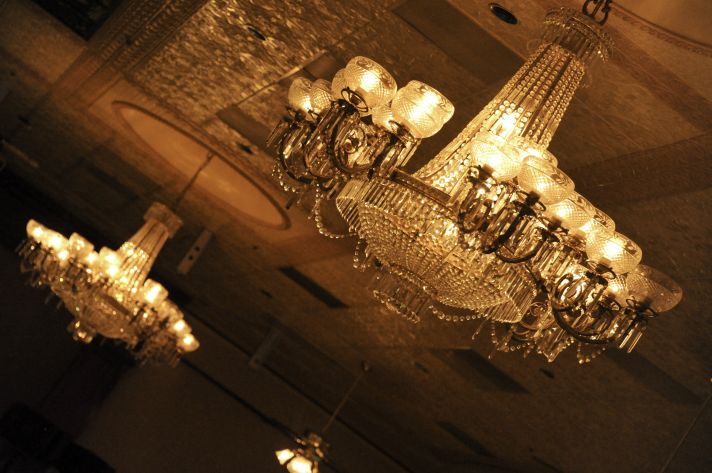 Opulent Wedding Venue with Sparkling Chandeliers