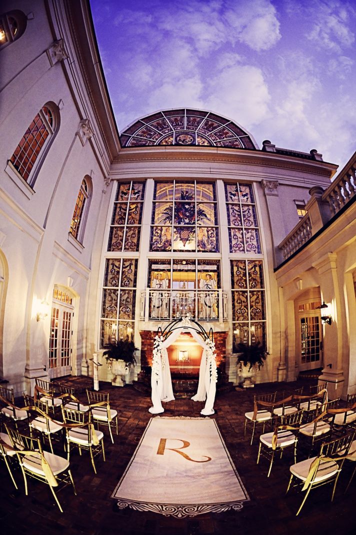 Amazing Wedding Ceremony Venue and Vintage Style Setup
