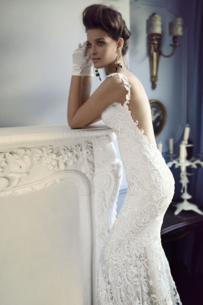 Open Back Lace Wedding Dress with Crystal Beadng