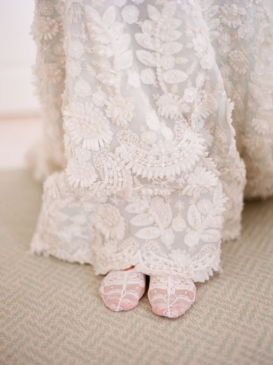 crochet Oscar de la Renta wedding dress