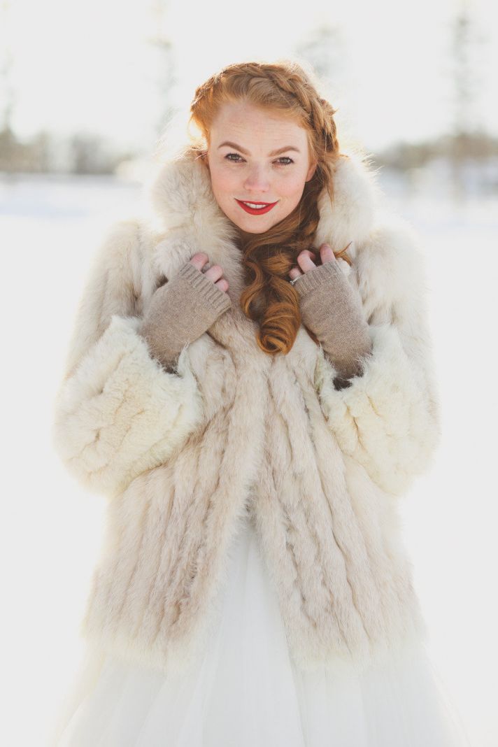 fur jacket for stylish winter brides