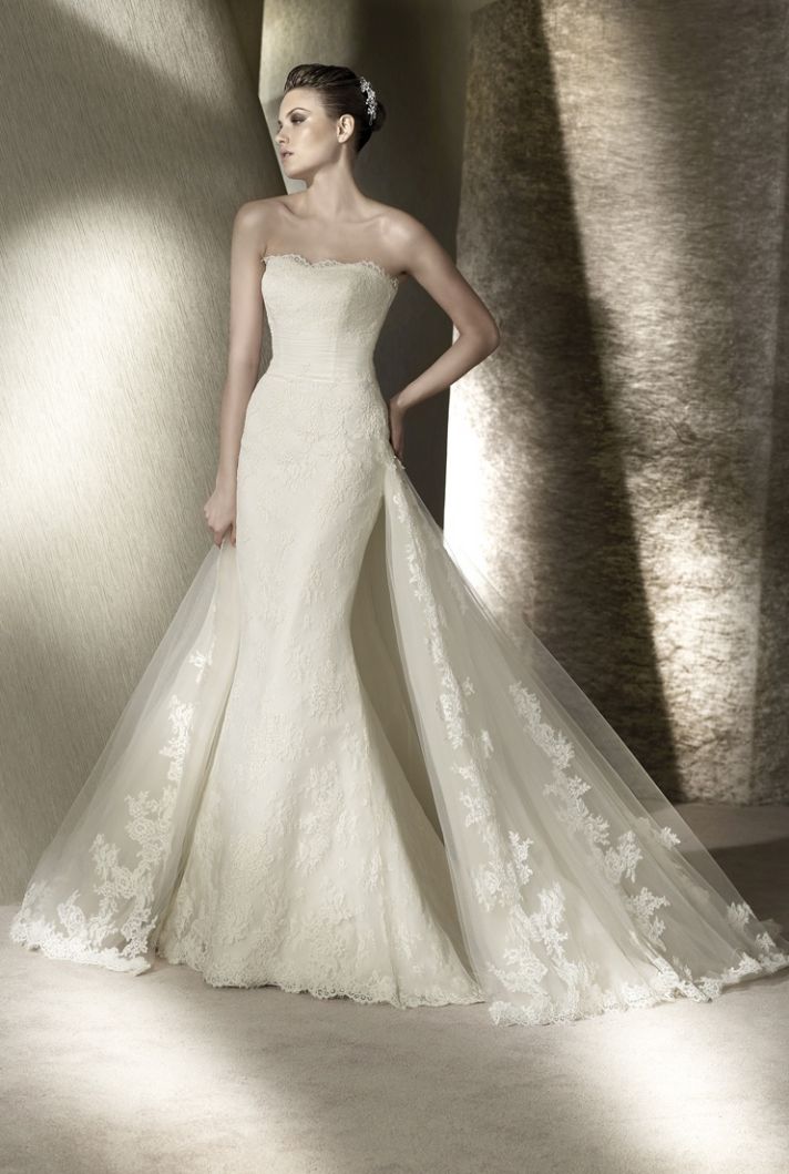Romantic lace strapless mermaid San Patrick wedding dress