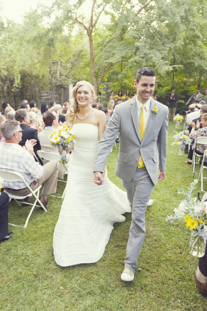 yellow white wedding flowers