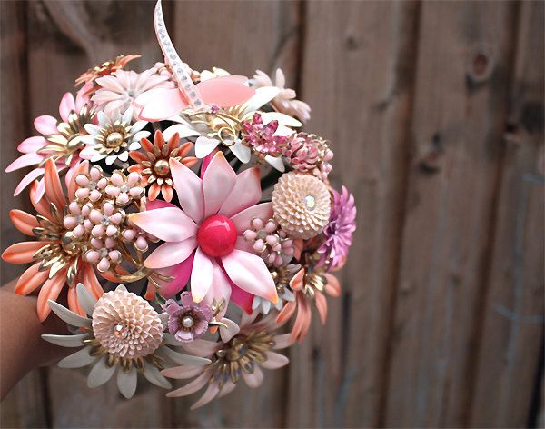 unique wedding flowers vintage brooch bouquet 1