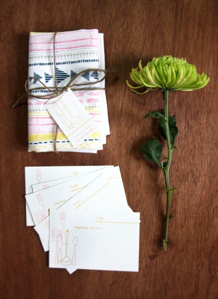 thoughtful gift for the bridal shower host recipe cards