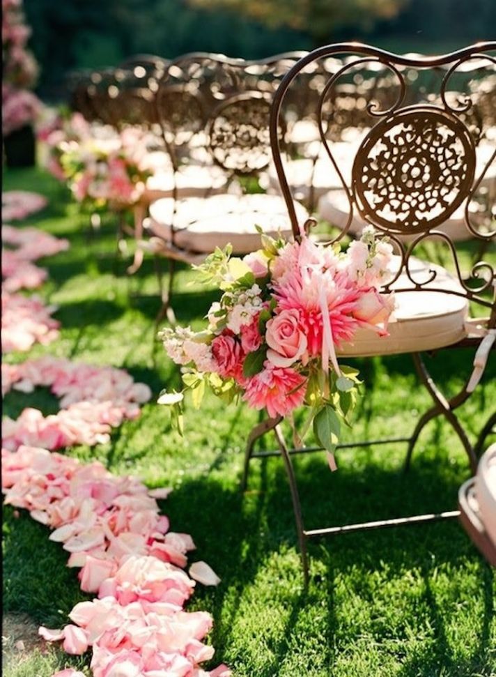 Pink and Feminine Aisle Decor