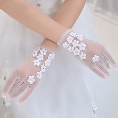 Glam Up Your Bridal Look With Gloves
