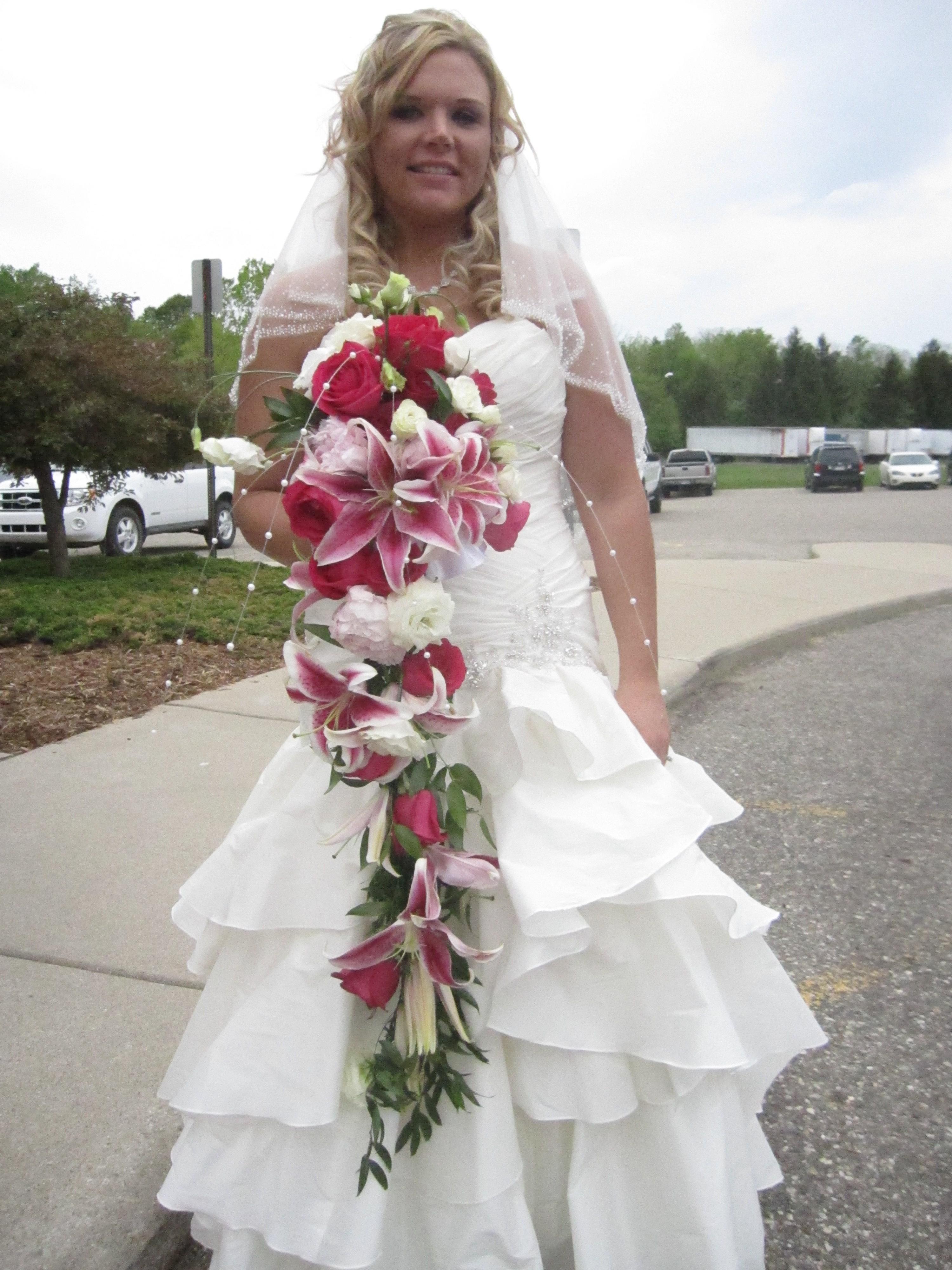 Florists & Flowers in Holt, MI: Divine Creations and Design