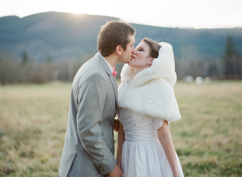Handmade-weddings-how-to-style-a-romantic-winter-wedding-faux-fur-cape.full