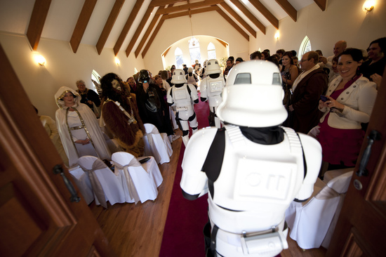 Halloween wedding inspiration Best costumed couples Star Wars 2