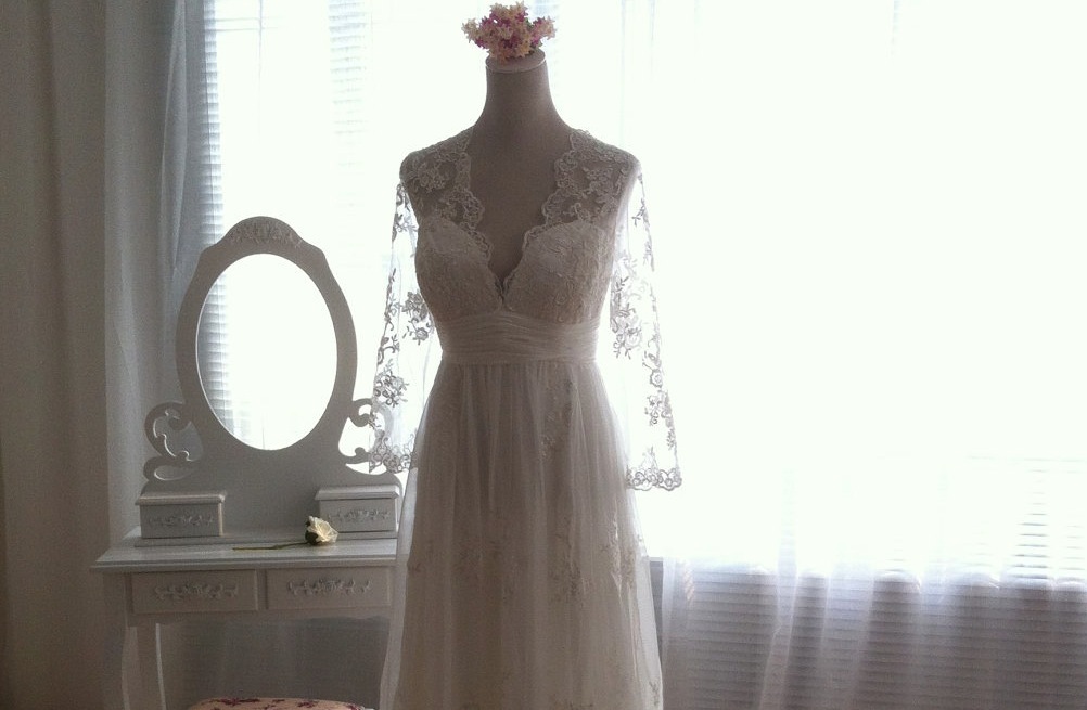 Sleeved-wedding-dresses-on-etsy-bridal-trends-2012-6.full
