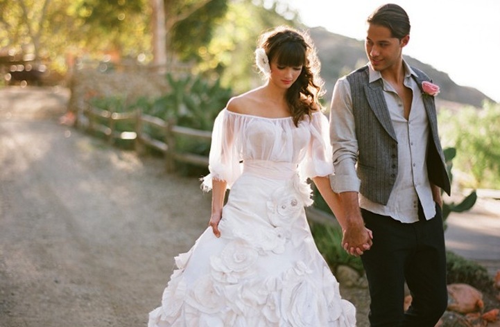 Sleeved-wedding-dresses-on-etsy-bridal-trends-2012-4.full