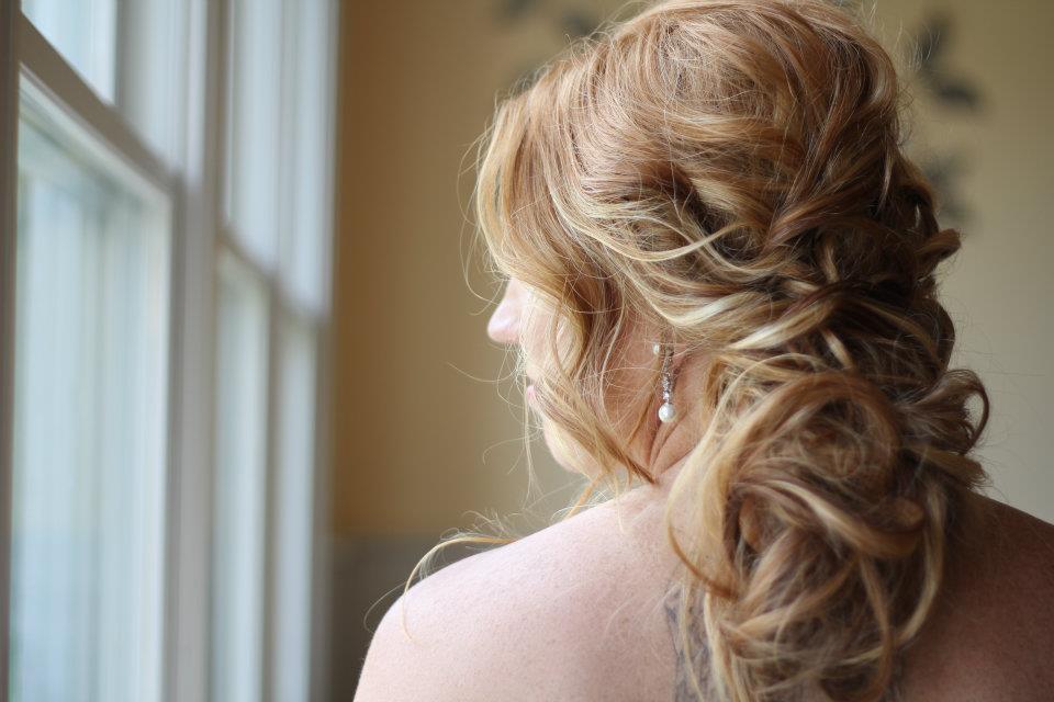 Romantic-bridal-updos-soft-waves-wedding-hairstyles2.full