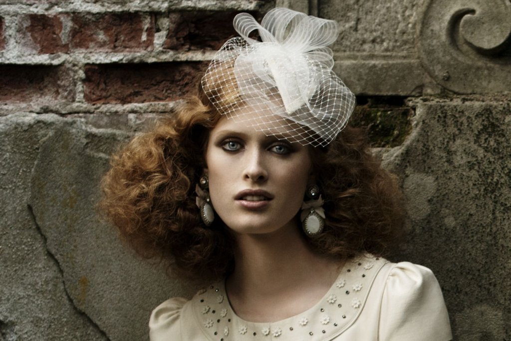Medium-length-curly-bridal-hairstyle.full