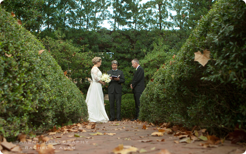 Intimate-weddings-to-save-money-no-bridal-party.full