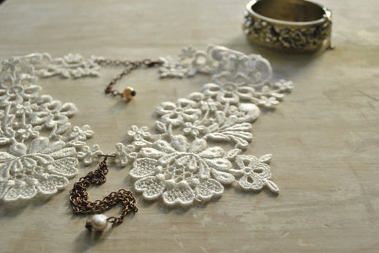 Lace collar bridal necklace