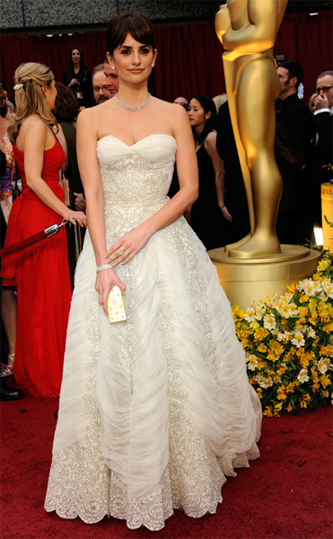 photo of Vintage-Inspired Wedding Gown: Timeless and Elegant